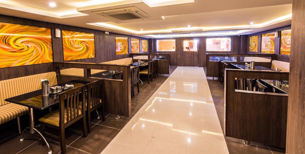 Plaza Hotel Trichy Tiruchirappalli Pokoj fotografie