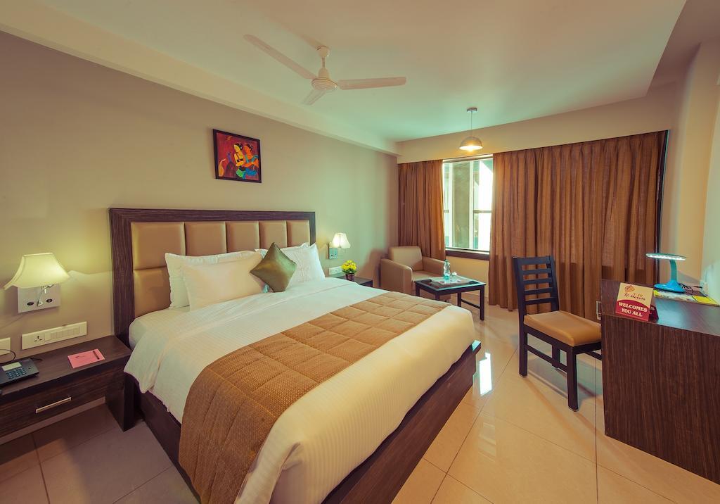 Plaza Hotel Trichy Tiruchirappalli Pokoj fotografie