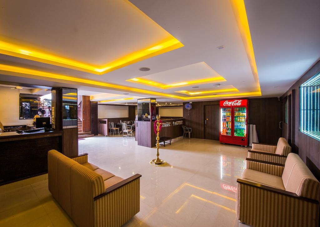 Plaza Hotel Trichy Tiruchirappalli Pokoj fotografie