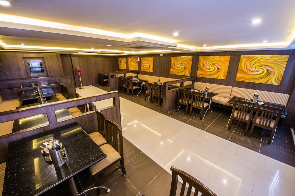 Plaza Hotel Trichy Tiruchirappalli Pokoj fotografie